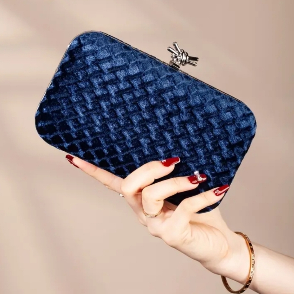 🐎NEW!  Dark Blue Velvet Clutch - Picture 2 of 6